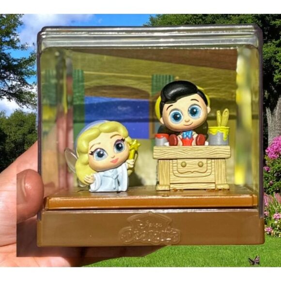 Disney Doorables Movie Moments Collectible Display Box Pinocchio and Fairy - Picture 1 of 9